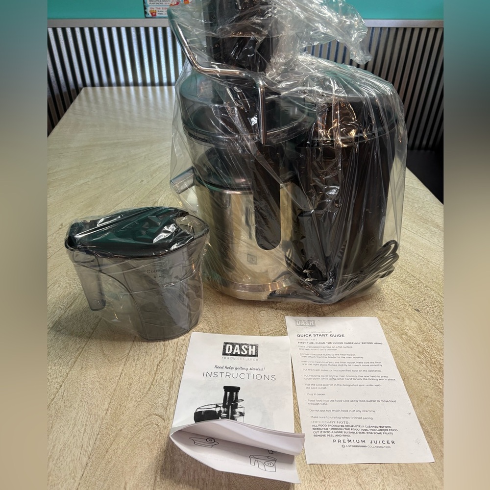 Dash Premium Juice Extractor - Picture 12 of 16